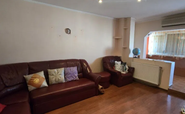 Apartament 3 camere zona CORA